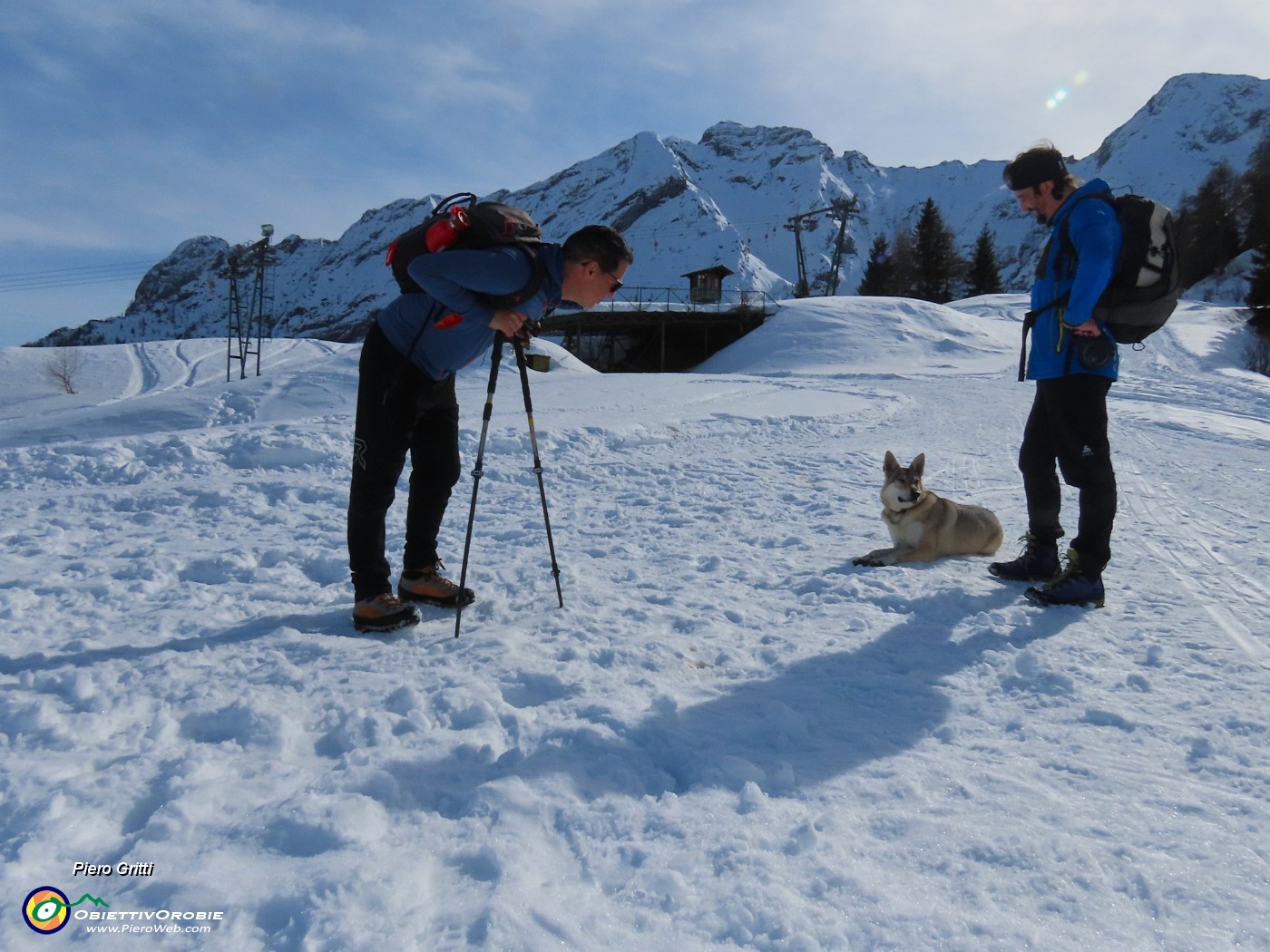 69 Che bello camminare e sostare sulla neve bella fresca !.JPG